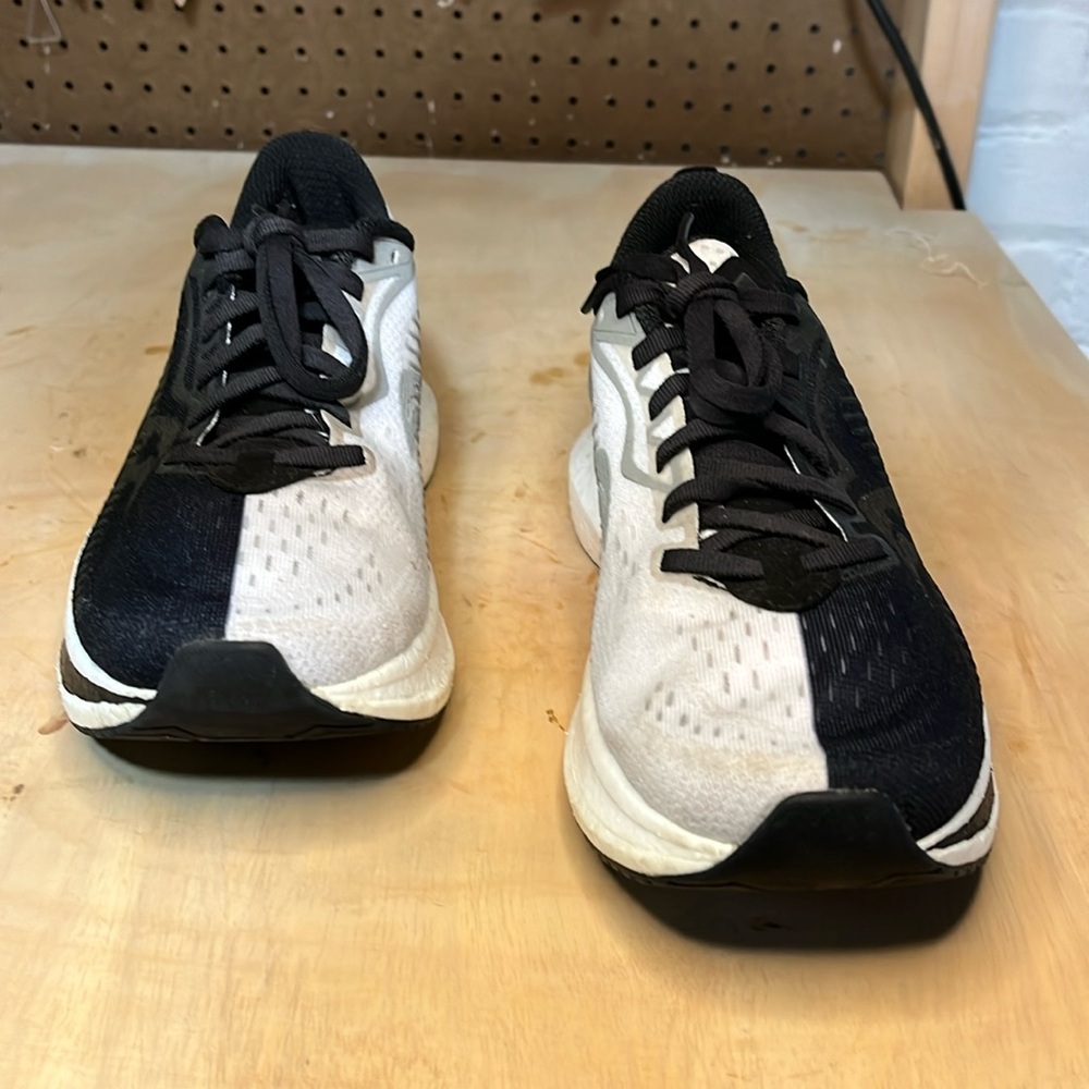 Saucony Endorphin Speed 2 running shoe with nylon plate